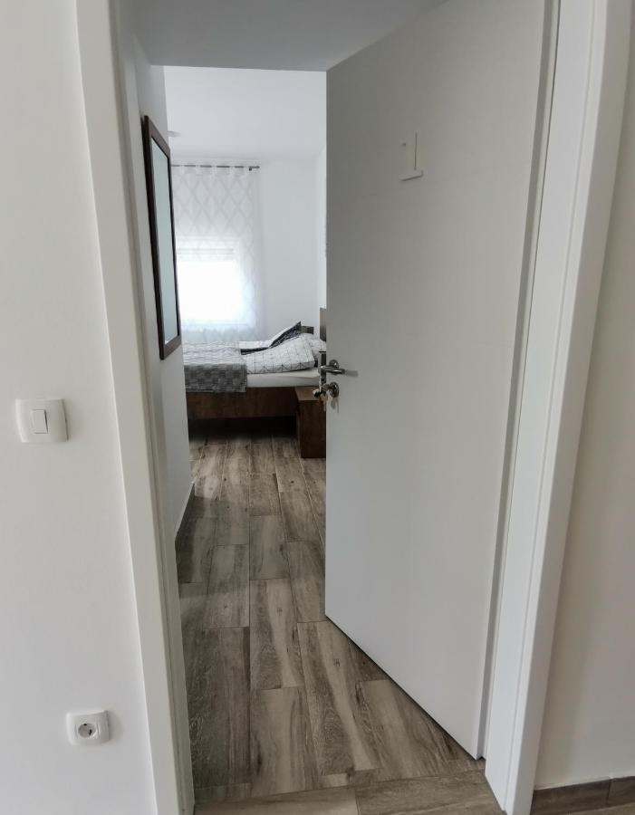 Hostel Postaja 卢瑟 外观 照片